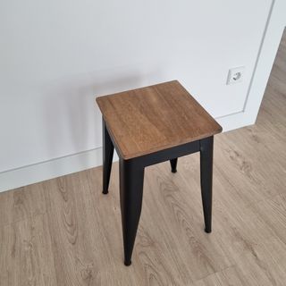 Taburete Negro y Madera