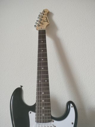 Guitarra eléctrica cadete AriaProII