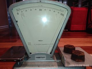 Báscula antigua Testut