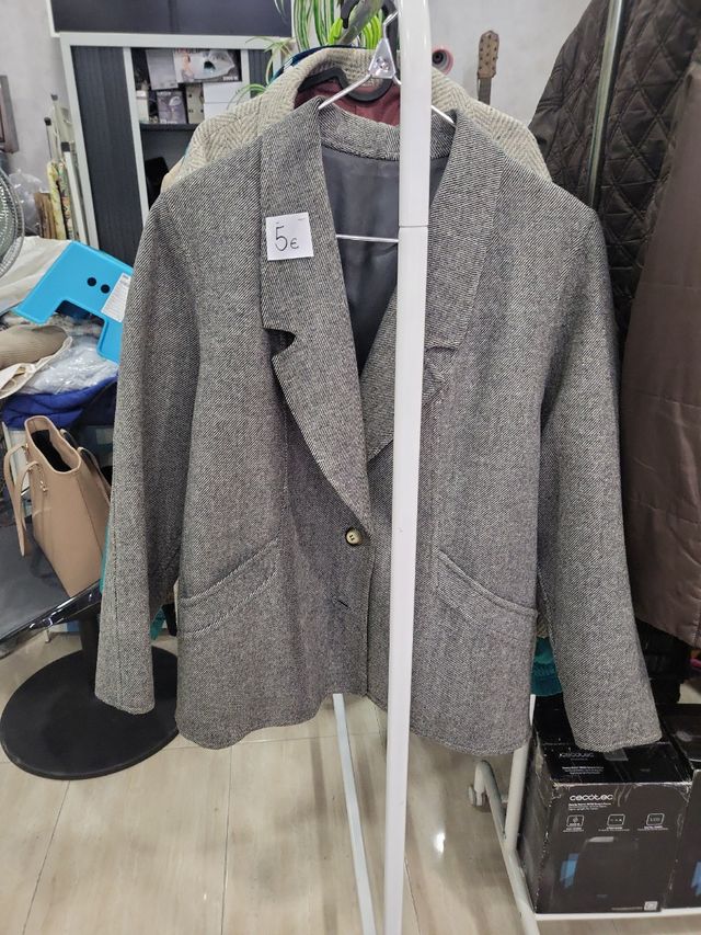 Chaquetas,caballero y señora