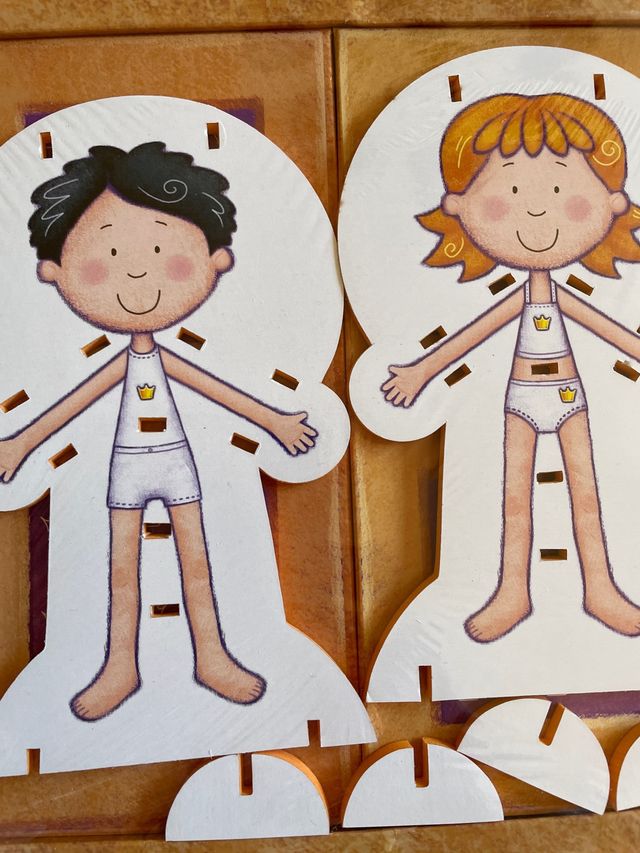 libro con RECORTABLESy letras MAYUSCULAS