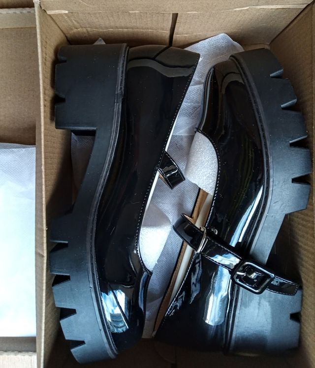 SCARPA DA DONNA NUOVA DI ZECCA