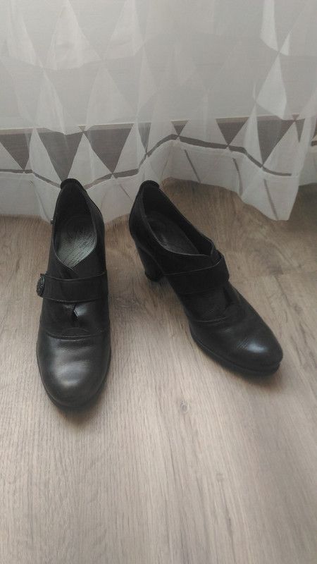 Zapatos de tacón negros de piel Dorking, talla 40