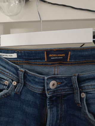 Pantalón pitillo.Talla 29-30 de Jack and Jones