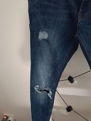 Pantalón pitillo.Talla 29-30 de Jack and Jones
