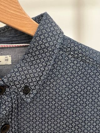 Camisa estampada hombre