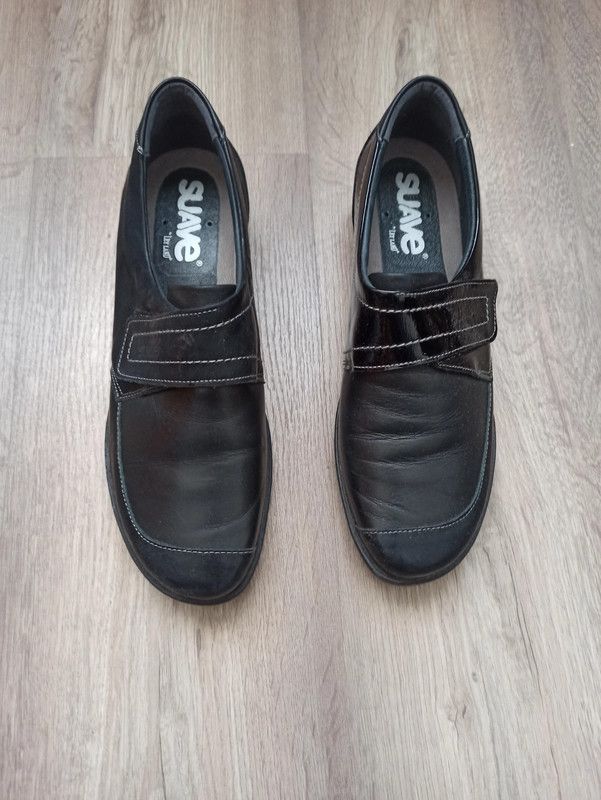 Zapatos negros de piel marca Suave talla 41