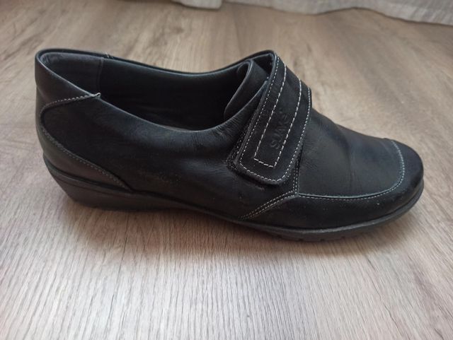 Zapatos negros de piel marca Suave talla 41