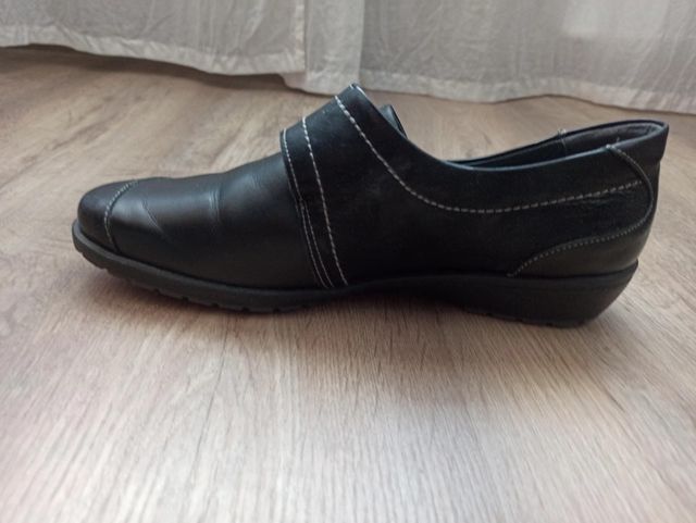 Zapatos negros de piel marca Suave talla 41