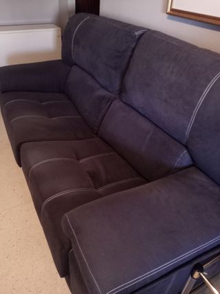 Sofá nuevo de tres plaza