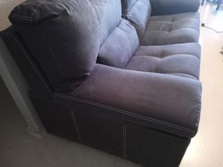Sofá nuevo de tres plaza