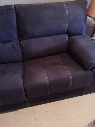 Sofá nuevo de tres plaza
