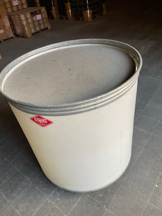 Botes grandes con ruedas