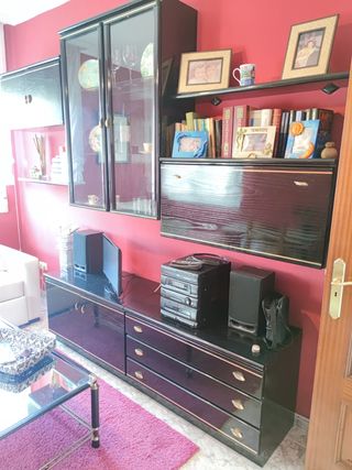 salón madera negro