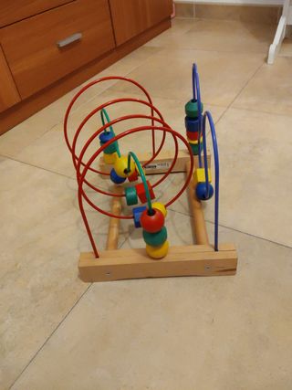 Laberinto Ikea madera cuentas niños