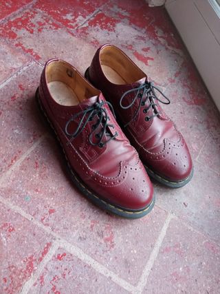 Zapatos unisex · Dr Martens · Color granate · T 42