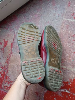 Zapatos unisex · Dr Martens · Color granate · T 42