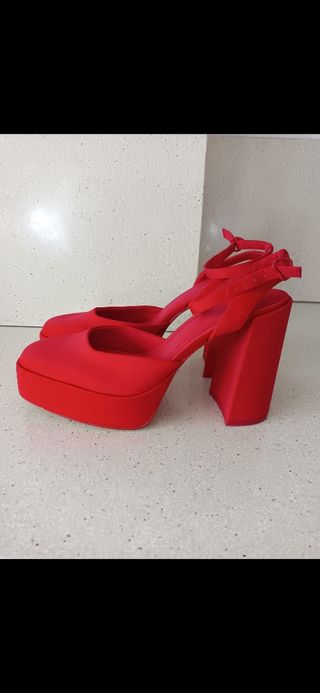 Zapatos Stradivarius a estrenar