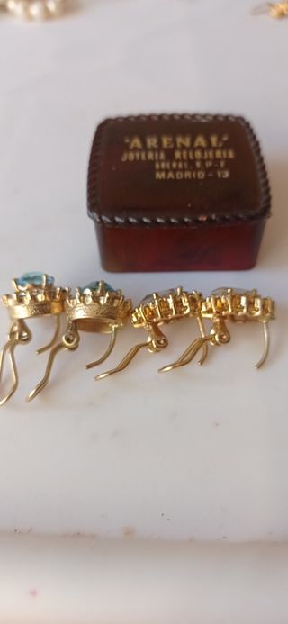 Pendientes antiguos. 