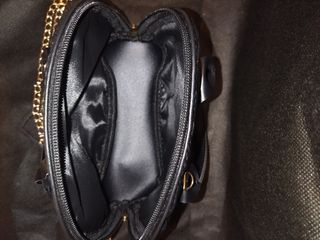 Borsetta tracolla nera tracolla dorata