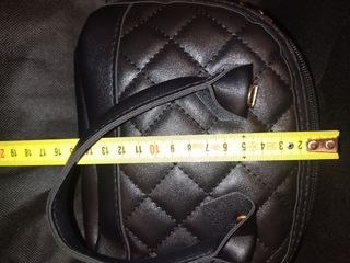 Borsetta tracolla nera tracolla dorata