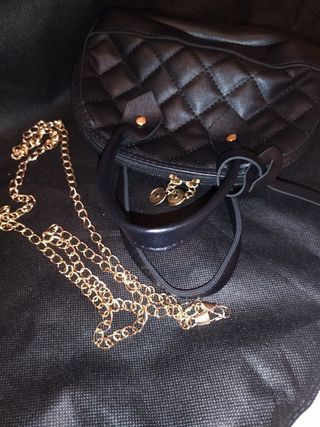 Borsetta tracolla nera tracolla dorata