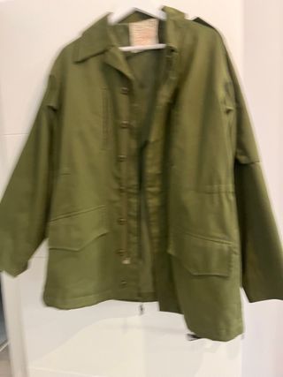 chaqueton militar verde. es de la mili