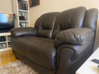sofá de piel