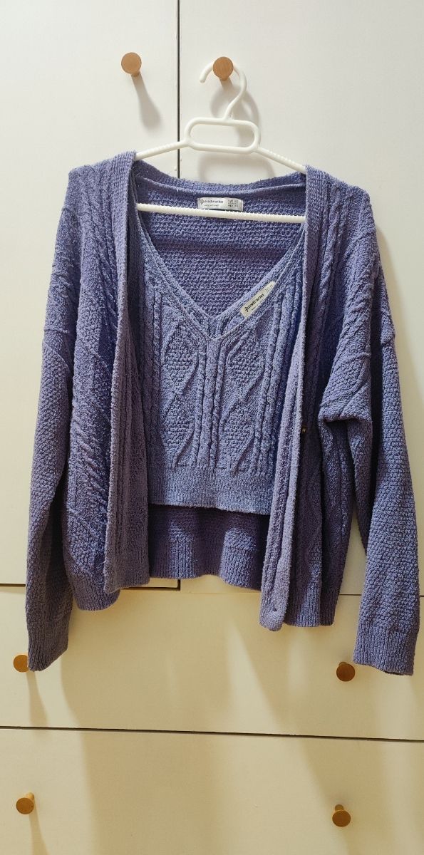 Cárdigan y top de punto Stradivarius