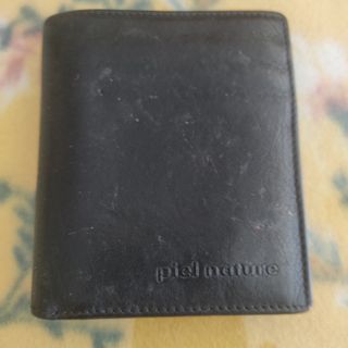 Billetera color negro