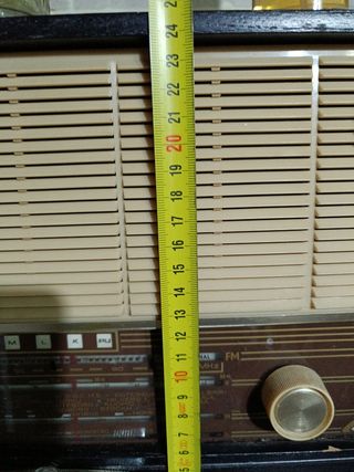 Radio Philips antigua de bombillas