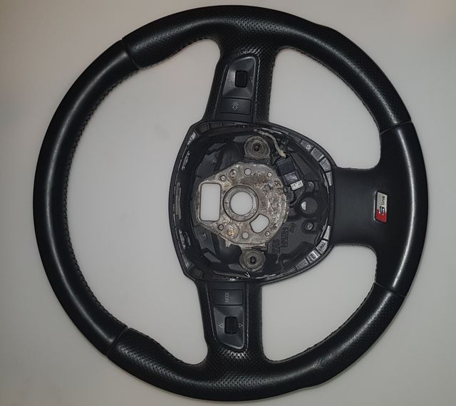 volante de audi b9 a4, a5 en buen estado,