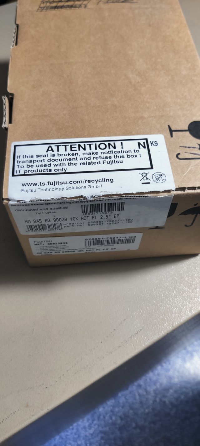 Disco Fujitsu HD SAS 6G 900GB 10K HOT PL 2.5" EP