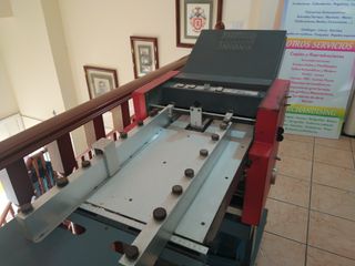 Plegadora de papel eurofold 4 estaciones