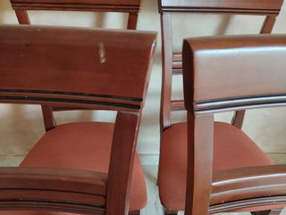 Mesa redonda y 4 sillas