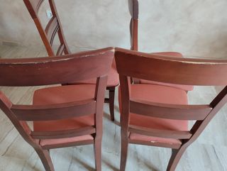 Mesa redonda y 4 sillas