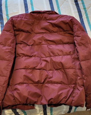 Chaqueta Parka color rojo granate