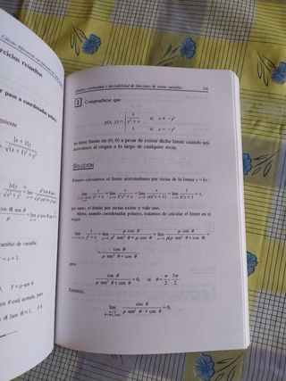 Ejercicios resueltos de Matemáticas 1 (2 vol.)