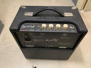 Fender Rumble 15 – bajo eléctrico