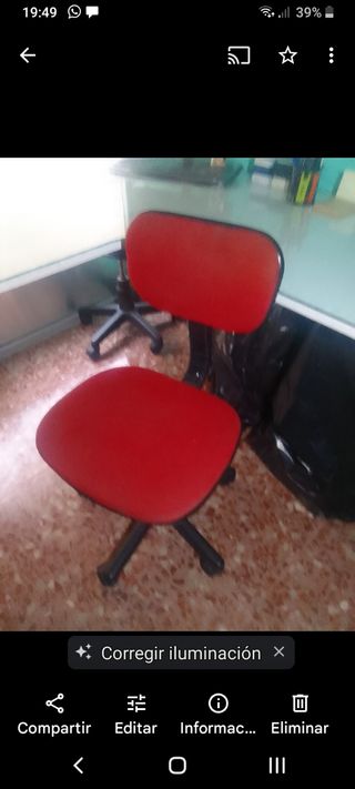 Silla estudio roja con ruedas 