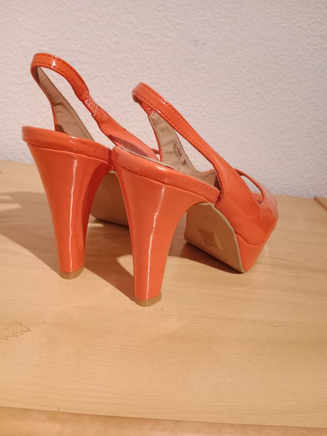 Sandalias naranjas Cellina