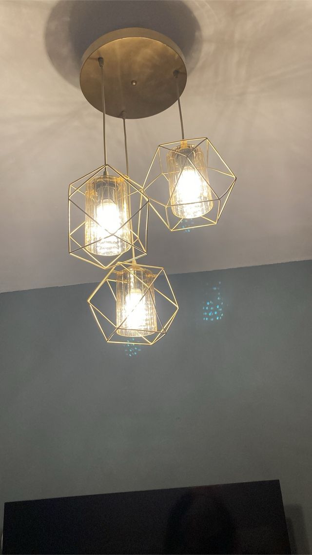 Lampara moderna y super bonita! En caja...