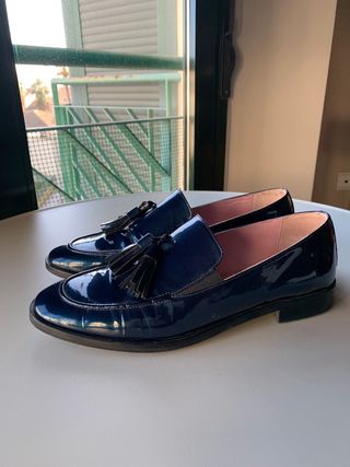 Mocasín de charol azul, de Castellano, talla 38