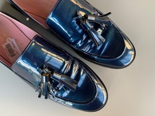 Mocasín de charol azul, de Castellano, talla 38