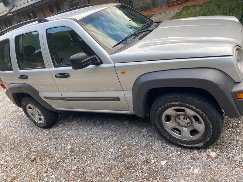 Jeep Cherokee 2002 - foto 1