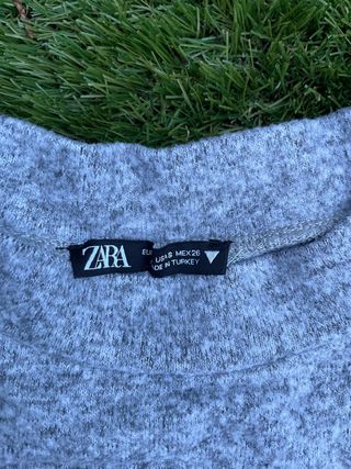 Jersey gris hombros abullonados Zara