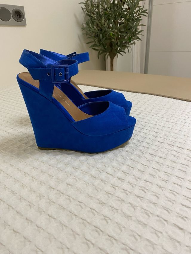 plataforma en forma de cuña.