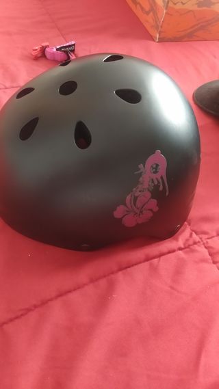 Casco bici, patinete en perfecto estado