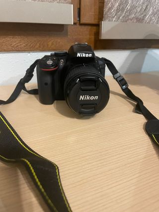 NIKON D5300 + Objetivo + Funda + Cargador