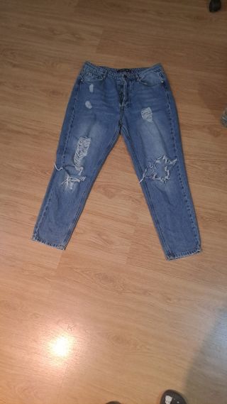 Pantalones vaqueros rotos
